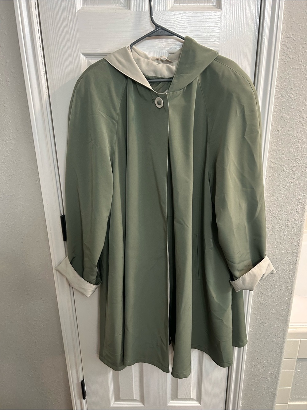 American Bazaar Women’s 3X VTG Hooded And Belted Pea Green Opera Cloak